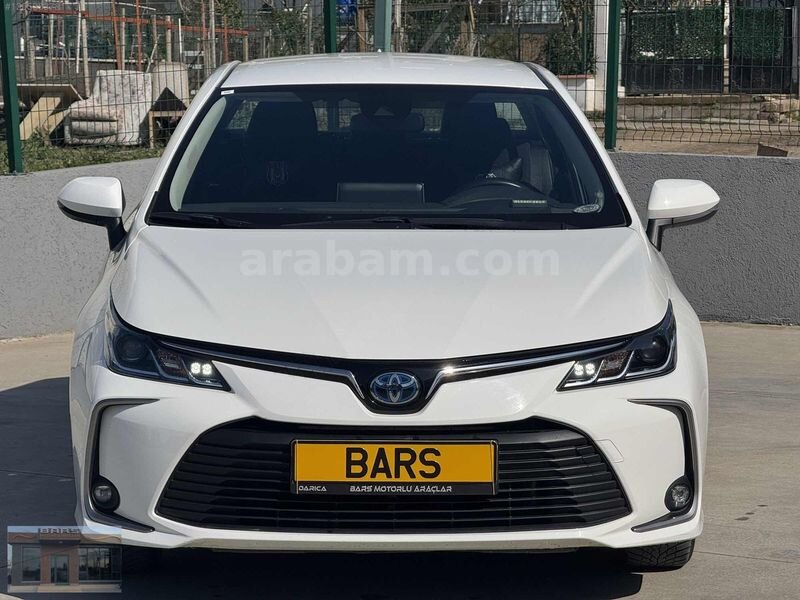 Galeriden Toyota Corolla 1.8 Hybrid Dream 2022 Model Kocaeli 85.000 km Beyaz