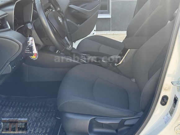 2022 COROLLA 1.8 HYBRİD DREAM 83 BİN KM'DE ORJİNAL