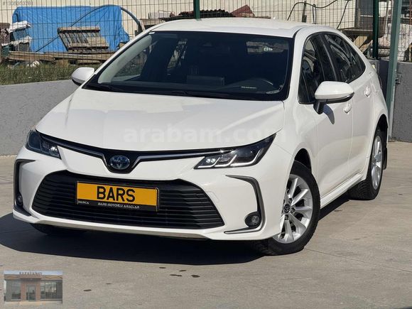 2022 COROLLA 1.8 HYBRİD DREAM 83 BİN KM'DE ORJİNAL