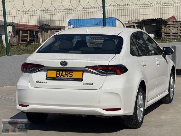 2022 COROLLA 1.8 HYBRİD DREAM 83 BİN KM'DE ORJİNAL