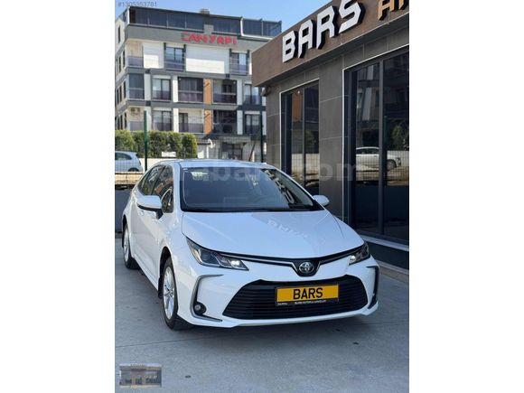 2022 COROLLA 1.8 HYBRİD DREAM 83 BİN KM'DE ORJİNAL