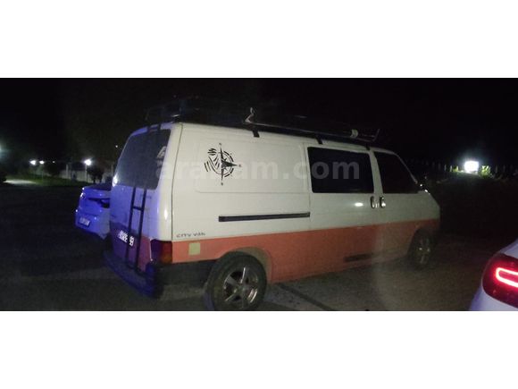 Sahibinden düşük km, özenle yapılmış karavan.