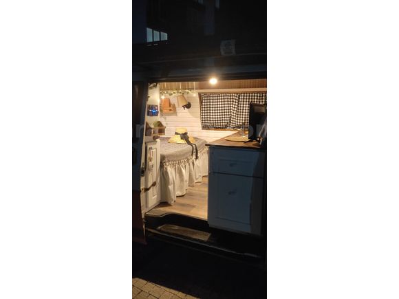 Sahibinden düşük km, özenle yapılmış karavan.