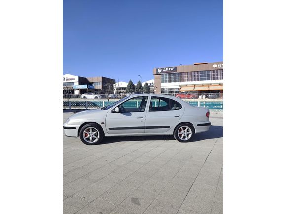 Galeriden Renault Megane 1.6 Expression 2003 Model Uşak