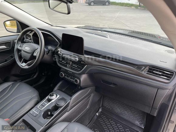 2023 MODEL 27 BİNDE HATASIZ BOYASIZ FORD KUGA VİGNALE.