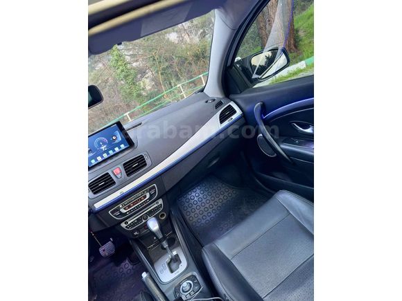2012-Otomatik-Cam Tavan-TomTom-CarPlay-Led