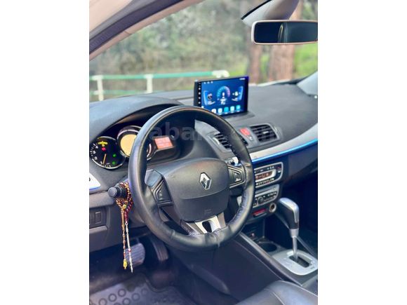 2012-Otomatik-Cam Tavan-TomTom-CarPlay-Led