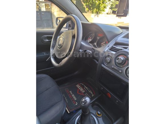 Sahibinden Renault Megane 1.6 Dynamique 2004 Model