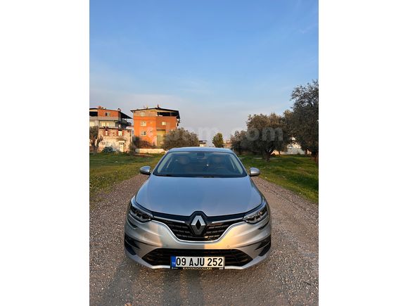 Sahibinden Renault Megane 1.3 TCe Icon 2023 Model 