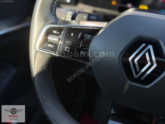 BORDO'DAN 2023 RENAULT AUSTRAL 1.3 HYBRİD