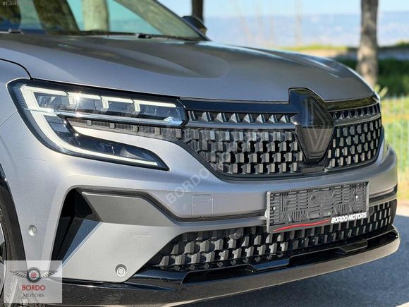 BORDO'DAN 2023 RENAULT AUSTRAL 1.3 HYBRİD