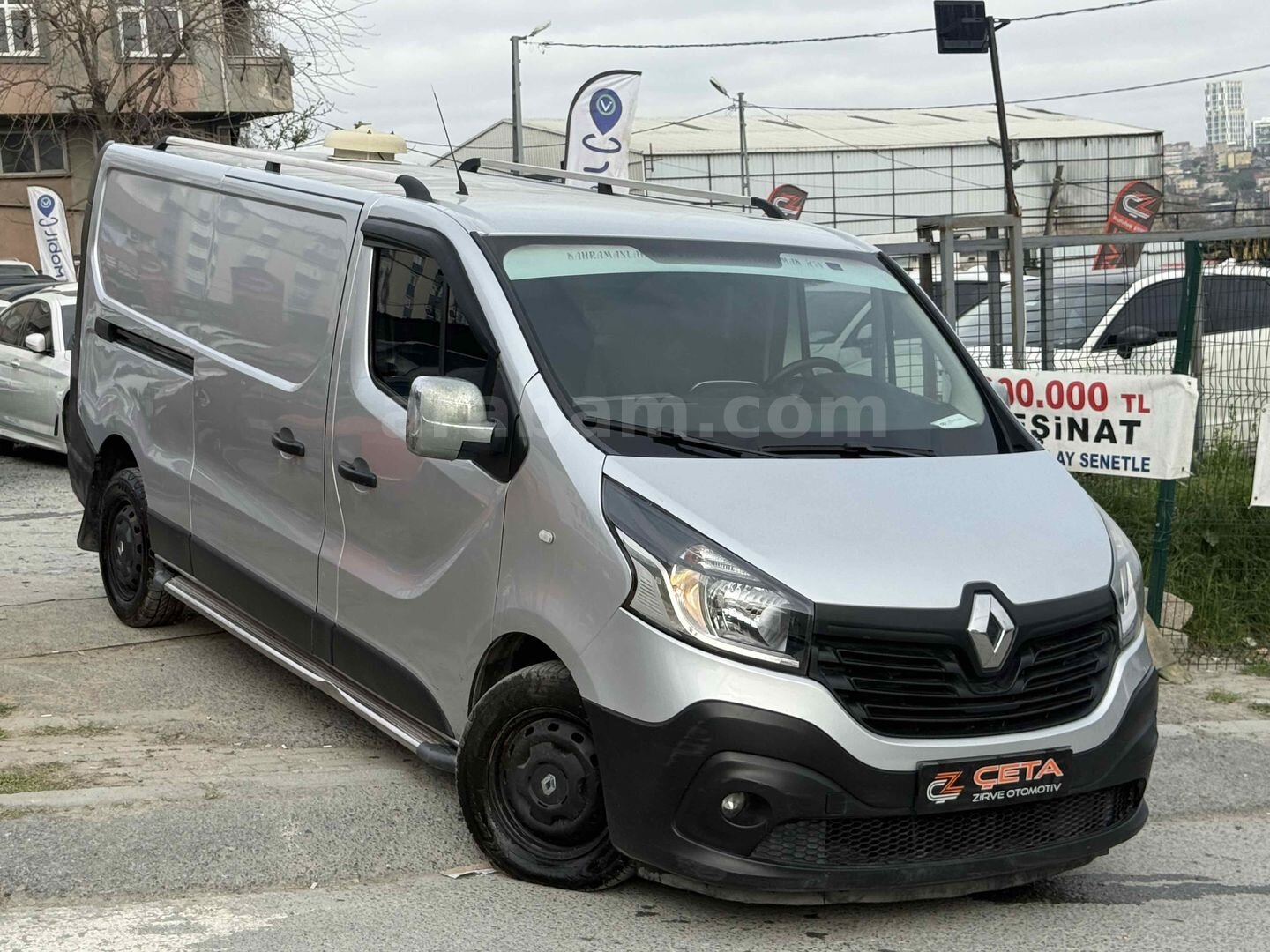 Galeriden Renault Trafic 1.6 DCI Grand Confort 2019 Model İstanbul 250.000 km Gri (metalik) 4