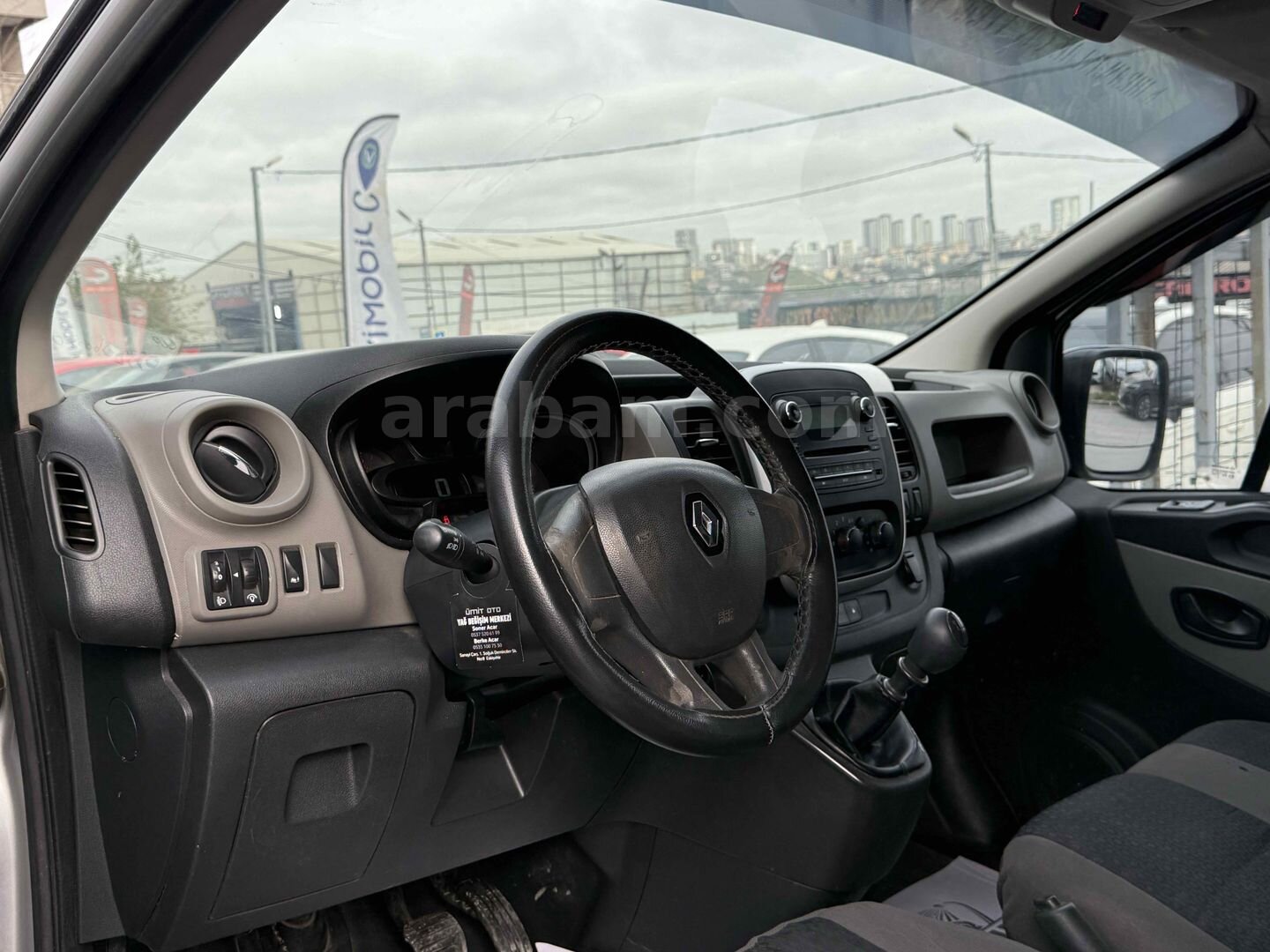 Galeriden Renault Trafic 1.6 DCI Grand Confort 2019 Model İstanbul 250.000 km Gri (metalik) 5