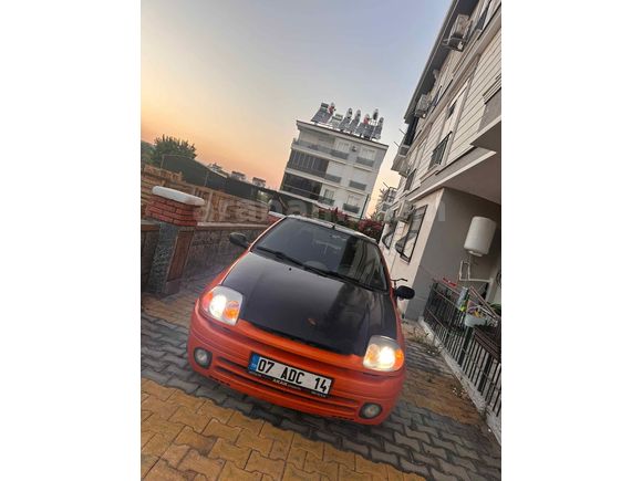 Sahibinden Renault Clio 1.6 RXT 2000 Model Antalya