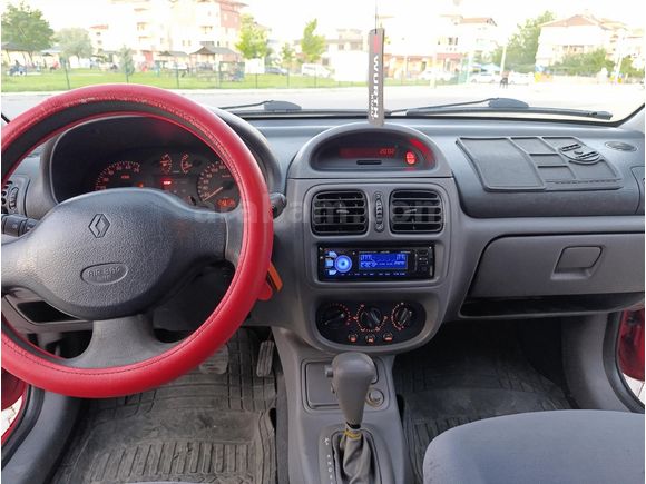 Sahibinden Renault Clio 1.6 RTE 2000 Model  217.500 km Kırmızı