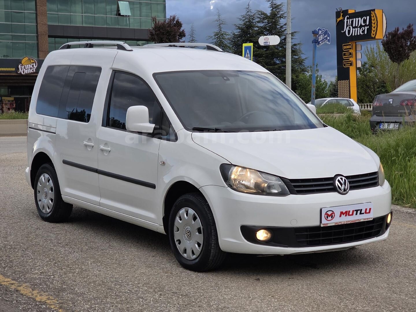 Galeriden Volkswagen Caddy 1.6 TDI Trendline 2013 Model Ankara 179.000 km Beyaz 3