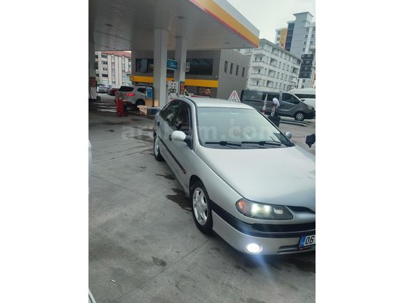 Sahibinden Renault Laguna 1.8 RXE 2000 Model