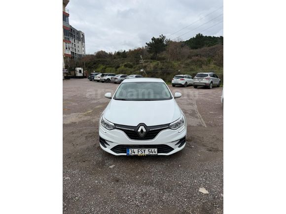 Sahibinden Renault Megane 1.3 TCe Joy 2022 Model  105.000 km Beyaz