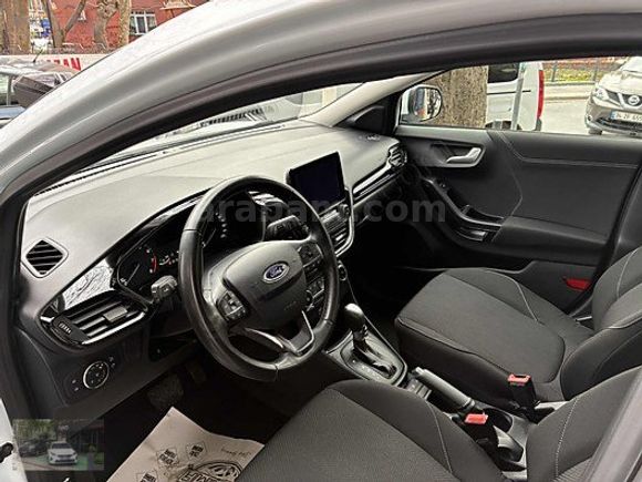 TEMİZ BAKIMLI KREDİ KARTI TAKSİT İMKANI kdv li FORD PUMA