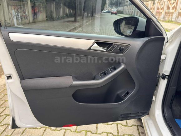 VW JETTA 1.2 TSI TRENDLINE EMSALSİZ TEMİZLİKTE