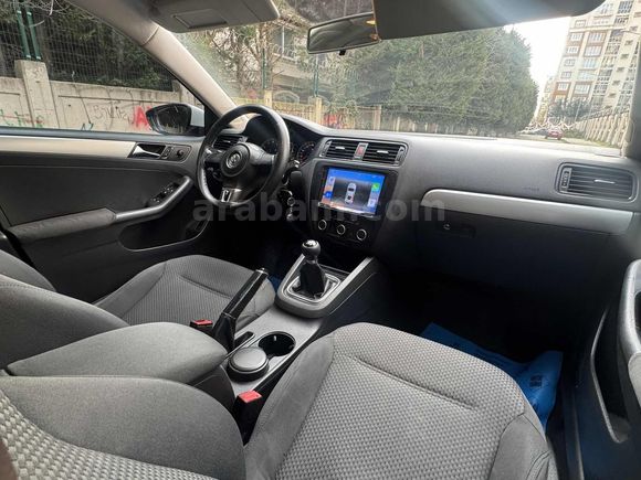 VW JETTA 1.2 TSI TRENDLINE EMSALSİZ TEMİZLİKTE