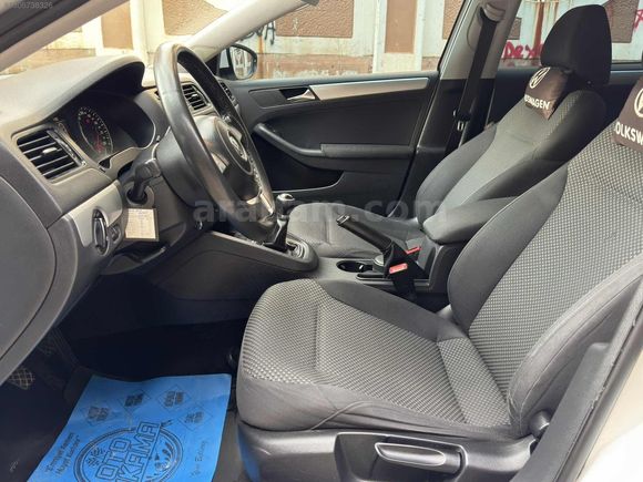 VW JETTA 1.2 TSI TRENDLINE EMSALSİZ TEMİZLİKTE