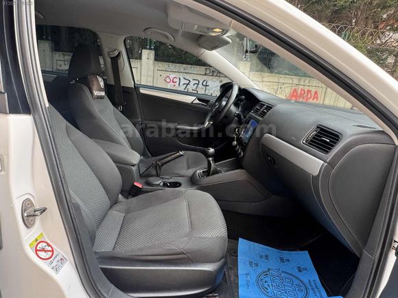 VW JETTA 1.2 TSI TRENDLINE EMSALSİZ TEMİZLİKTE