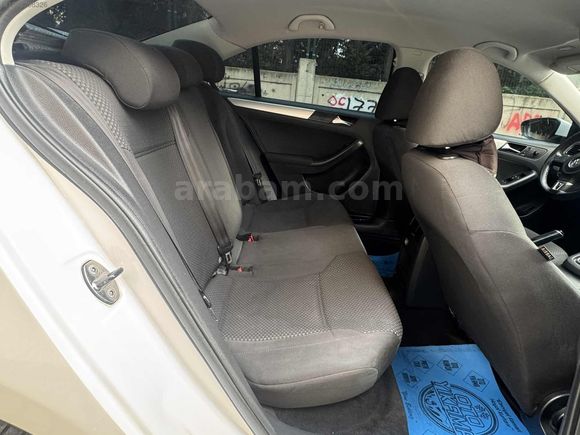 VW JETTA 1.2 TSI TRENDLINE EMSALSİZ TEMİZLİKTE