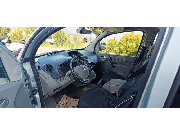 Kullanıcısından Renault Kangoo Multix 1.5 dCi Chromeline Edition 2011 Model İzmir