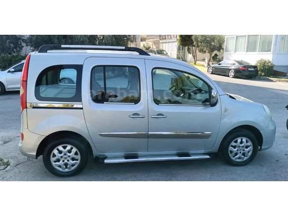 Kullanıcısından Renault Kangoo Multix 1.5 dCi Chromeline Edition 2011 Model İzmir
