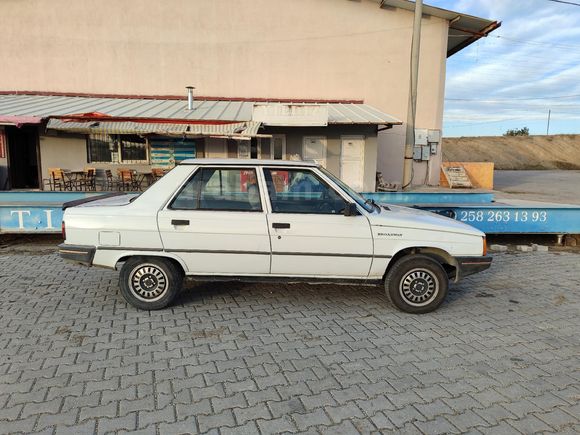 Sahibinden Renault R 9 1.4 Broadway GTE 1993 Model