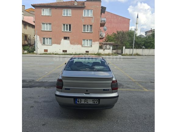 1.4 SİENA AİLE ARACI