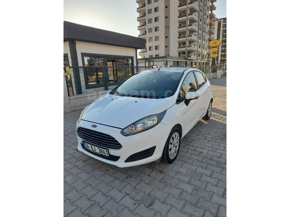 Sahibinden Ford Fiesta 1.25 Trend 2013 Model  200.000 km Beyaz