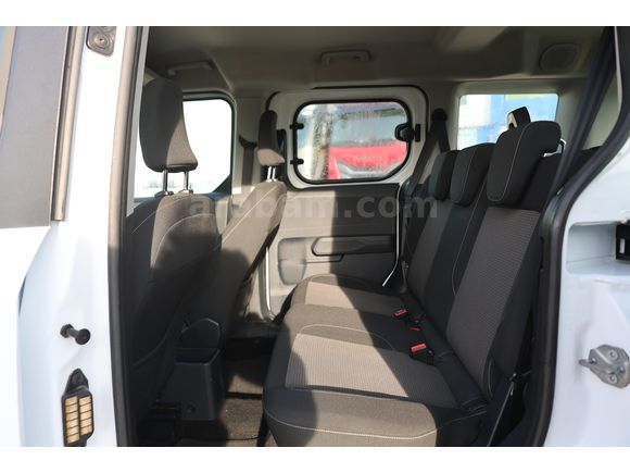 BÜYÜKSOYLU BEYSOY'DAN 2024 TOURNEO COURIER TREND 1.5 100 HP