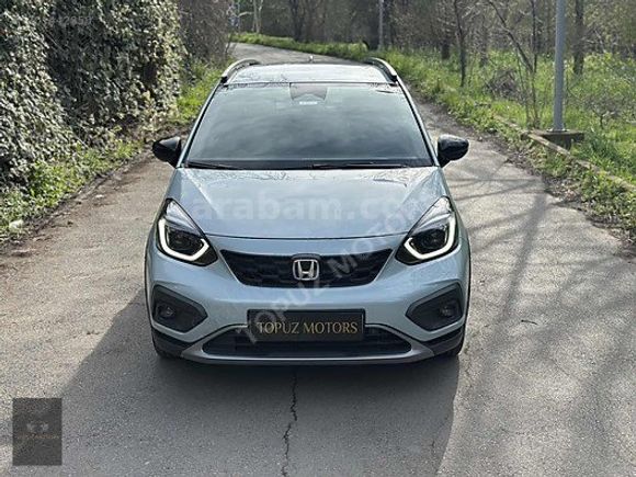 TOPUZ MOTORS'DAN 2025 HONDA JAZZ 1.5 HYBRiD CROSSTAR SIFIR GİBİ