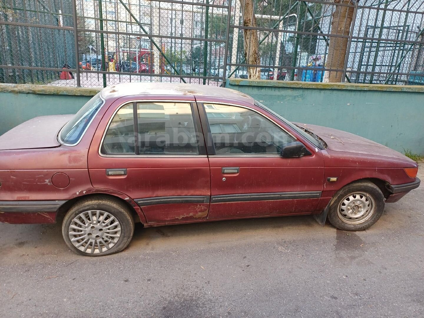 Sahibinden Mitsubishi Lancer 1.5 GLX 1990 Model İstanbul 505.000 km Bordo 2