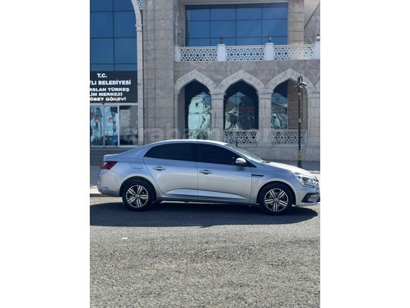 Sahibinden Renault Megane 1.3 TCe Touch 2023 Model 