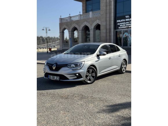 Sahibinden Renault Megane 1.3 TCe Touch 2023 Model 