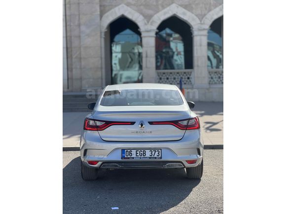 Sahibinden Renault Megane 1.3 TCe Touch 2023 Model 