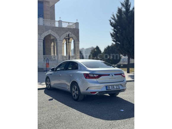 Sahibinden Renault Megane 1.3 TCe Touch 2023 Model 