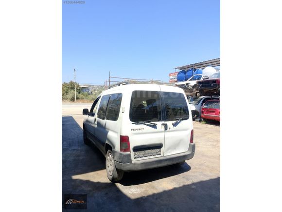 2004 Peugeot Partner silindir kapağı