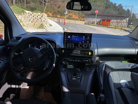 Sahibinden Opel Combo 1.5 CDTI Ultimate 2024 Model  15.000 km Beyaz