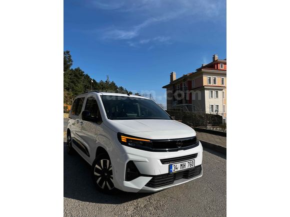 Sahibinden Opel Combo 1.5 CDTI Ultimate 2024 Model  15.000 km Beyaz