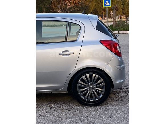 ERDOĞAN OTOMOTİV'DEN - HATASIZ-BOYASIZ - 1.3 CDTİ (DİZEL) - OPEL CORSA 