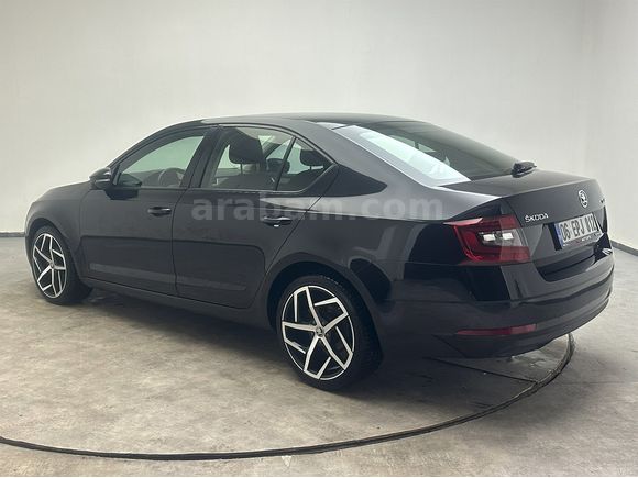 BMD OTOMOTİV 2018 - 183.000 KM STYLE DİZEL - OTOMATİK DOLU PAKET