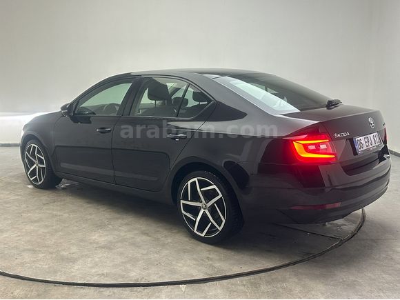 BMD OTOMOTİV 2018 - 183.000 KM STYLE DİZEL - OTOMATİK DOLU PAKET
