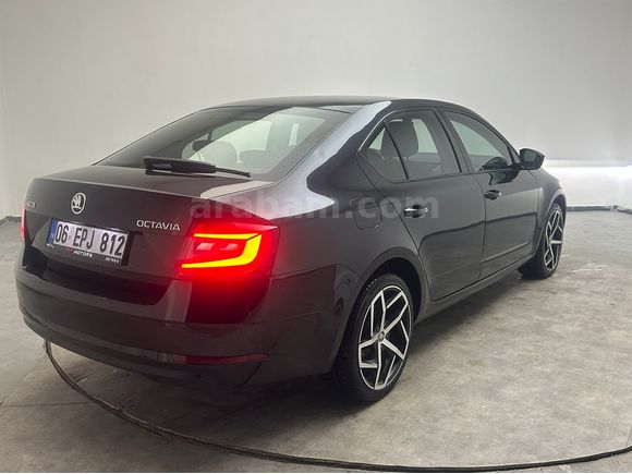 BMD OTOMOTİV 2018 - 183.000 KM STYLE DİZEL - OTOMATİK DOLU PAKET