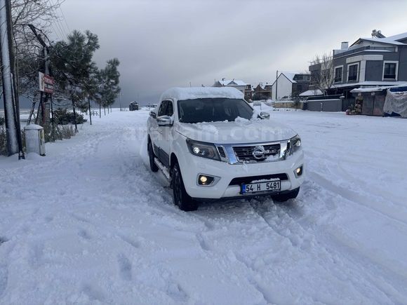 Sahibinden Nissan Navara 2.3 dCi 4x4 2021 Model  53000 km Beyaz motokaravan takası olur