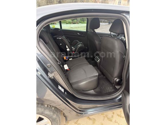 Sahibinden Renault Megane 1.3 TCe Joy 2022 Model 
