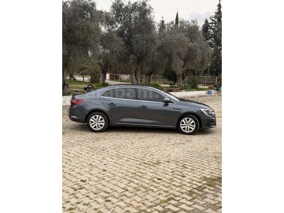 Sahibinden Renault Megane 1.3 TCe Joy 2022 Model 